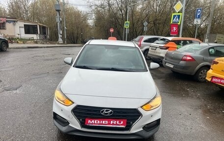 Hyundai Solaris II рестайлинг, 2017 год, 1 300 000 рублей, 1 фотография