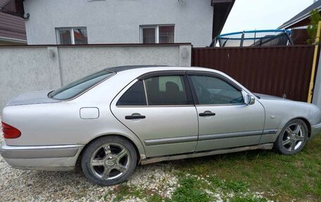 Mercedes-Benz E-Класс, 1997 год, 300 000 рублей, 4 фотография