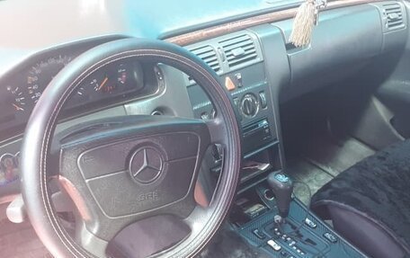 Mercedes-Benz E-Класс, 1997 год, 300 000 рублей, 6 фотография