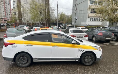 Hyundai Solaris II рестайлинг, 2017 год, 1 300 000 рублей, 2 фотография