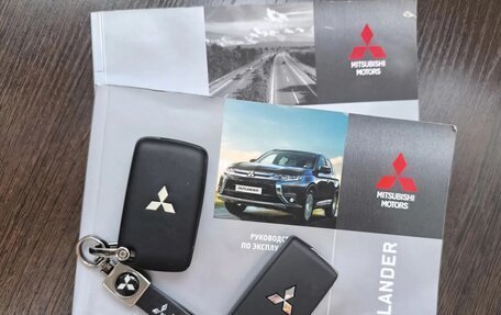 Mitsubishi Outlander III рестайлинг 3, 2017 год, 2 190 000 рублей, 8 фотография