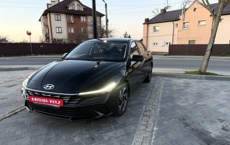 Hyundai Elantra, 2024 год, 2 300 000 рублей, 2 фотография