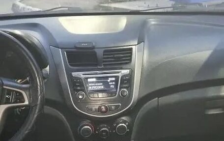 Hyundai Solaris II рестайлинг, 2014 год, 560 000 рублей, 5 фотография