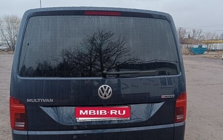 Volkswagen Multivan T6 рестайлинг, 2022 год, 8 980 000 рублей, 4 фотография