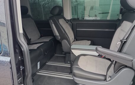 Volkswagen Multivan T6 рестайлинг, 2022 год, 8 980 000 рублей, 9 фотография