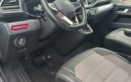 Volkswagen Multivan T6 рестайлинг, 2022 год, 8 980 000 рублей, 12 фотография