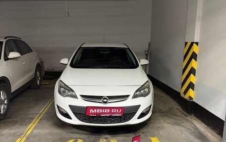 Opel Astra J, 2013 год, 900 000 рублей, 1 фотография