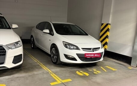 Opel Astra J, 2013 год, 900 000 рублей, 2 фотография