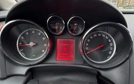 Opel Astra J, 2013 год, 900 000 рублей, 10 фотография