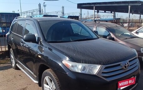 Toyota Highlander III, 2013 год, 2 000 000 рублей, 2 фотография