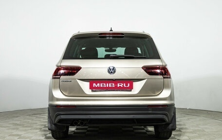 Volkswagen Tiguan II, 2018 год, 1 749 777 рублей, 6 фотография