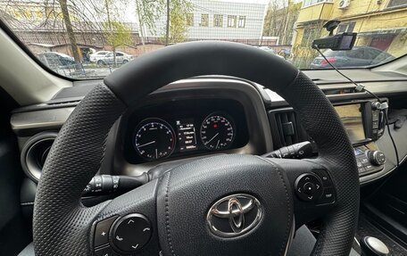 Toyota RAV4, 2018 год, 2 790 000 рублей, 3 фотография