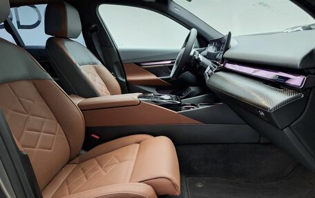 BMW 5 серия, 2025 год, 9 555 000 рублей, 18 фотография