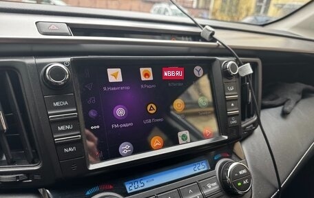 Toyota RAV4, 2018 год, 2 790 000 рублей, 2 фотография