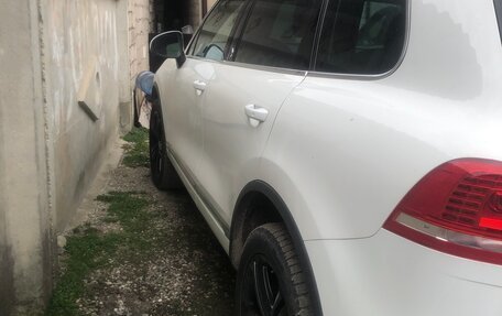 Volkswagen Touareg III, 2015 год, 1 650 000 рублей, 2 фотография