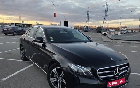 Mercedes-Benz E-Класс, 2019 год, 2 600 000 рублей, 1 фотография