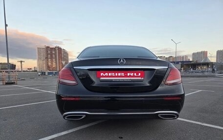 Mercedes-Benz E-Класс, 2019 год, 2 600 000 рублей, 4 фотография