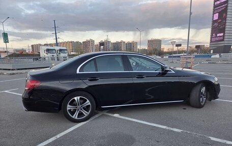 Mercedes-Benz E-Класс, 2019 год, 2 600 000 рублей, 6 фотография