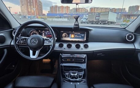 Mercedes-Benz E-Класс, 2019 год, 2 600 000 рублей, 11 фотография