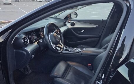 Mercedes-Benz E-Класс, 2019 год, 2 600 000 рублей, 9 фотография