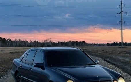 Mercedes-Benz E-Класс, 1999 год, 500 000 рублей, 2 фотография