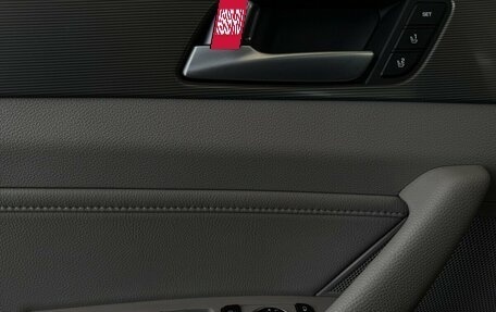 Hyundai Sonata VII, 2017 год, 2 050 000 рублей, 12 фотография