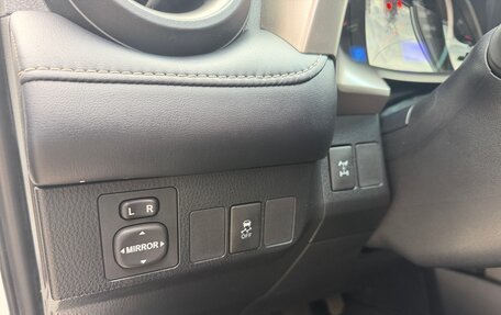 Toyota RAV4, 2013 год, 1 930 000 рублей, 19 фотография