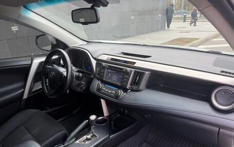 Toyota RAV4, 2013 год, 1 930 000 рублей, 13 фотография