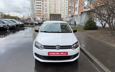 Volkswagen Polo VI (EU Market), 2013 год, 735 000 рублей, 2 фотография