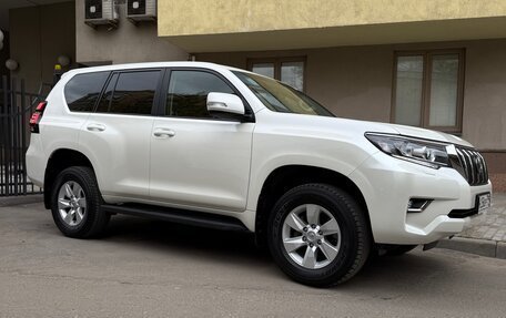 Toyota Land Cruiser Prado 150 рестайлинг 2, 2019 год, 5 350 000 рублей, 1 фотография