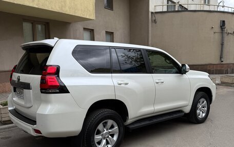 Toyota Land Cruiser Prado 150 рестайлинг 2, 2019 год, 5 350 000 рублей, 6 фотография