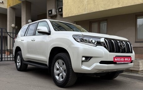 Toyota Land Cruiser Prado 150 рестайлинг 2, 2019 год, 5 350 000 рублей, 8 фотография