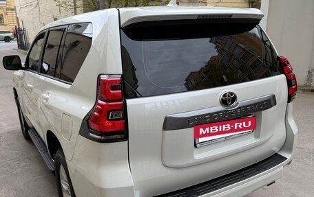 Toyota Land Cruiser Prado 150 рестайлинг 2, 2019 год, 5 350 000 рублей, 5 фотография