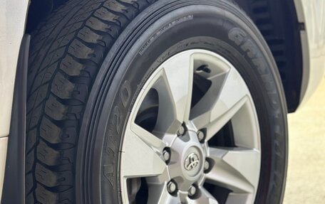 Toyota Land Cruiser Prado 150 рестайлинг 2, 2019 год, 5 350 000 рублей, 17 фотография