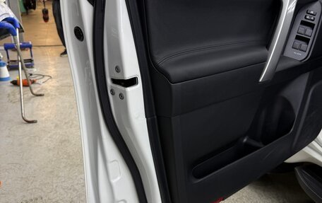 Toyota Land Cruiser Prado 150 рестайлинг 2, 2019 год, 5 350 000 рублей, 23 фотография