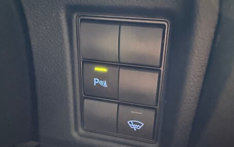 Toyota Land Cruiser Prado 150 рестайлинг 2, 2019 год, 5 350 000 рублей, 26 фотография