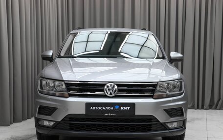 Volkswagen Tiguan II, 2018 год, 2 429 000 рублей, 2 фотография