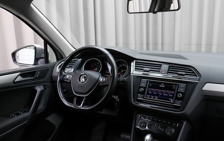 Volkswagen Tiguan II, 2018 год, 2 429 000 рублей, 7 фотография