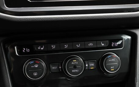 Volkswagen Tiguan II, 2018 год, 2 429 000 рублей, 14 фотография