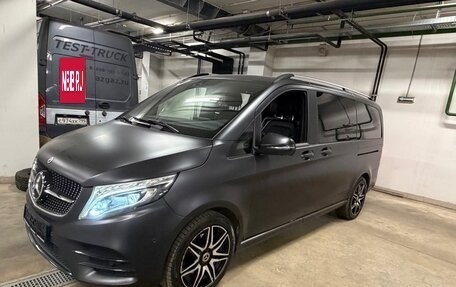 Mercedes-Benz V-Класс, 2022 год, 6 700 000 рублей, 2 фотография