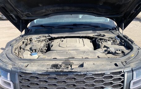 Land Rover Range Rover IV рестайлинг, 2018 год, 4 800 000 рублей, 7 фотография