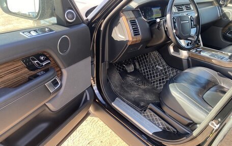 Land Rover Range Rover IV рестайлинг, 2018 год, 4 800 000 рублей, 9 фотография