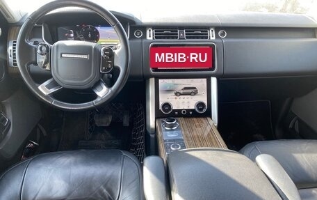 Land Rover Range Rover IV рестайлинг, 2018 год, 4 800 000 рублей, 5 фотография