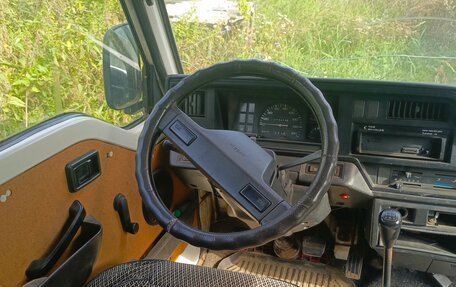 Nissan Urvan III, 1991 год, 100 000 рублей, 4 фотография