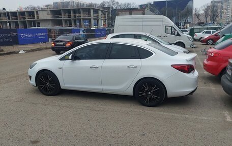 Opel Astra J, 2013 год, 1 000 000 рублей, 14 фотография