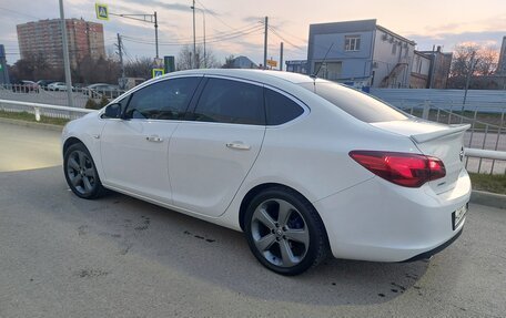 Opel Astra J, 2013 год, 1 000 000 рублей, 13 фотография
