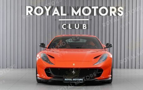 Ferrari 812, 2019 год, 30 000 000 рублей, 2 фотография
