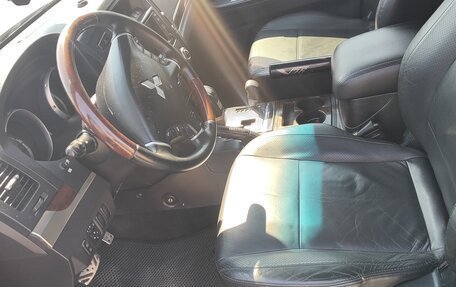 Mitsubishi Pajero IV, 2008 год, 1 800 000 рублей, 15 фотография