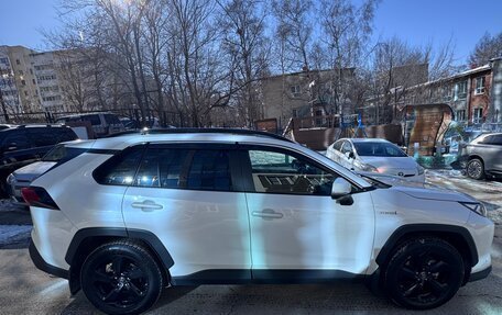 Toyota RAV4, 2020 год, 3 650 000 рублей, 7 фотография