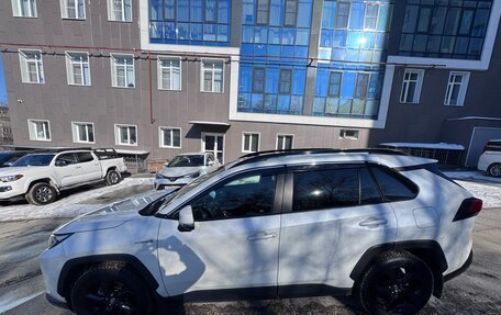 Toyota RAV4, 2020 год, 3 650 000 рублей, 6 фотография